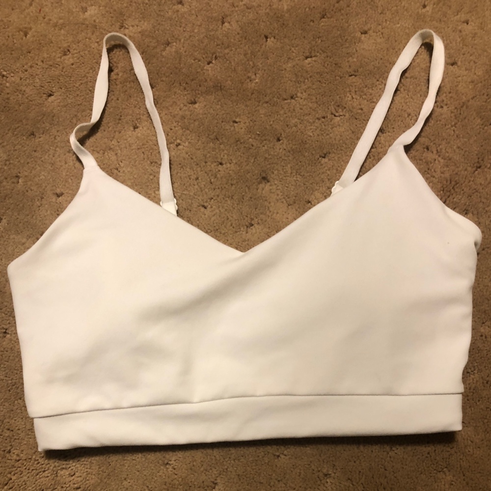 H&M SoftMove Light Support Sports Bra in White with Removable Pads